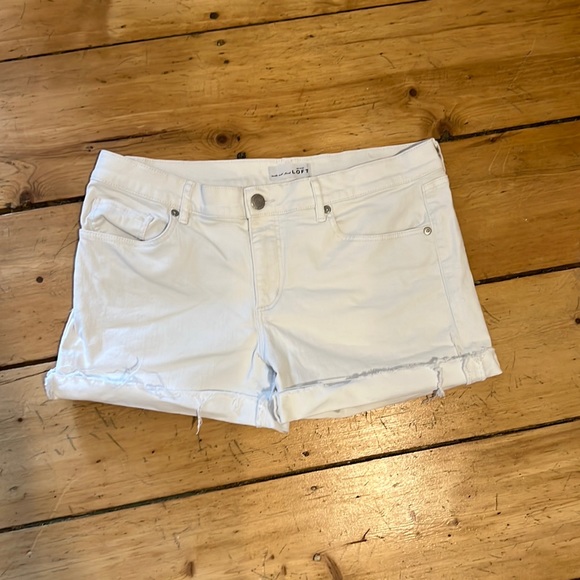 Loft Denim White Shorts - size 29/8 - frayed - Picture 1 of 4